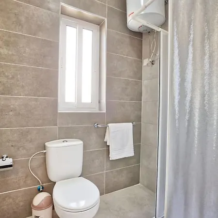 Mercury Penthouse - Centre - By Haven & Keys Malta Sliema