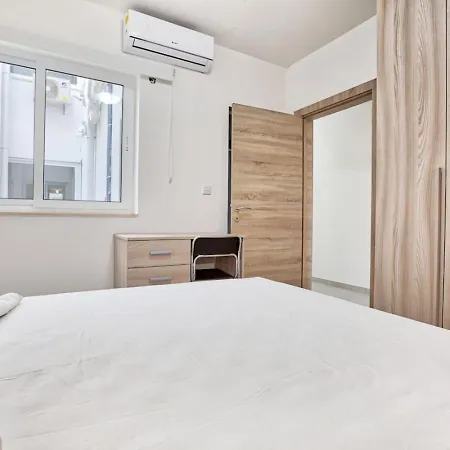 Mercury Penthouse In Centre By Haven & Keys Malta スリーマ